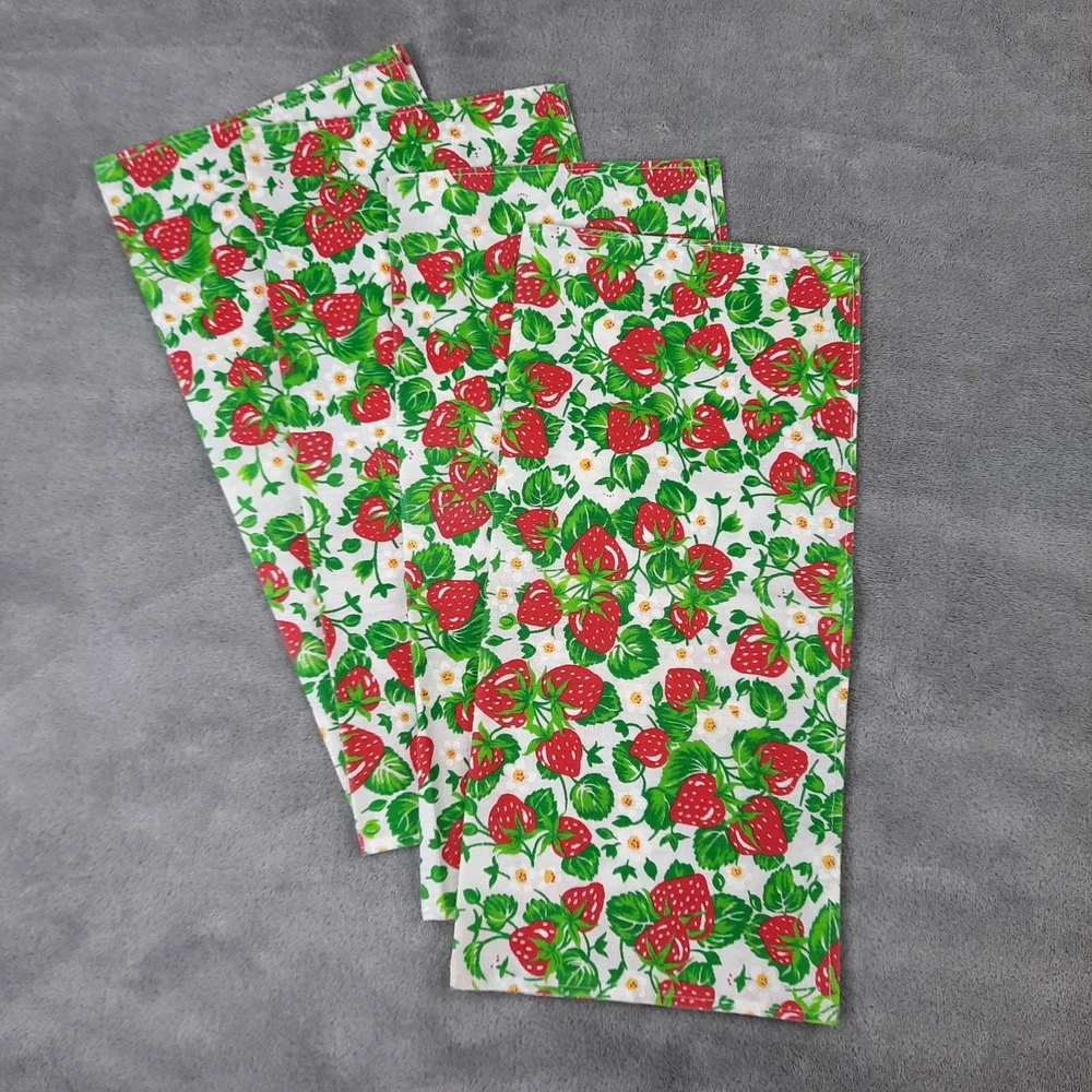 VTG Handmade Cloth Napkins Strawberry Flowers Cotton Set of 4 Cottagecore 13x12
